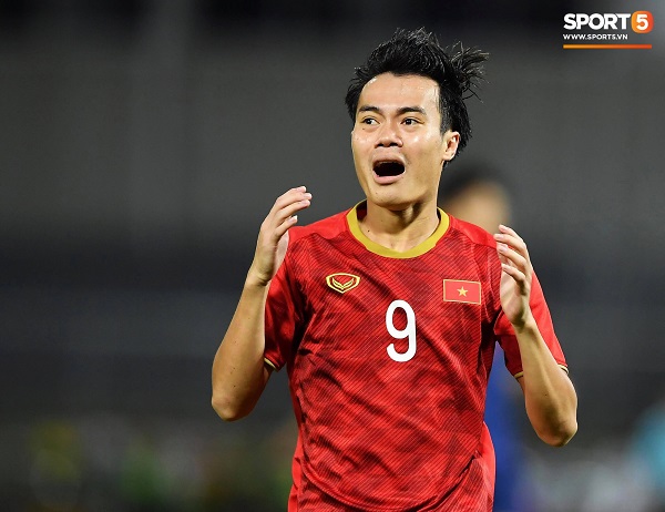 Tình huống cầu thủ Nguyễn Văn Toàn bỏ lỡ cơ hội